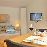 Cozy Mountain View Apartment With Terrace And Garden